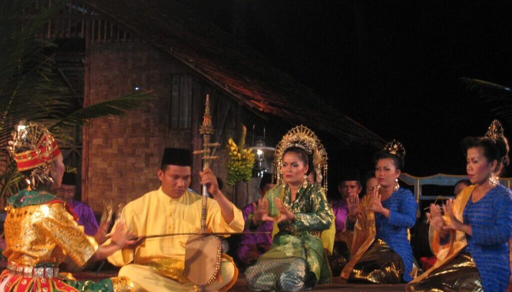 Jangan Menangis(-i) Mak Yong